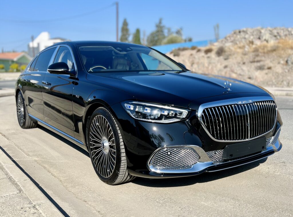 New Mercedes Benz Maybach s680 full ceramic coating to a very special handmade paint and chromes parts